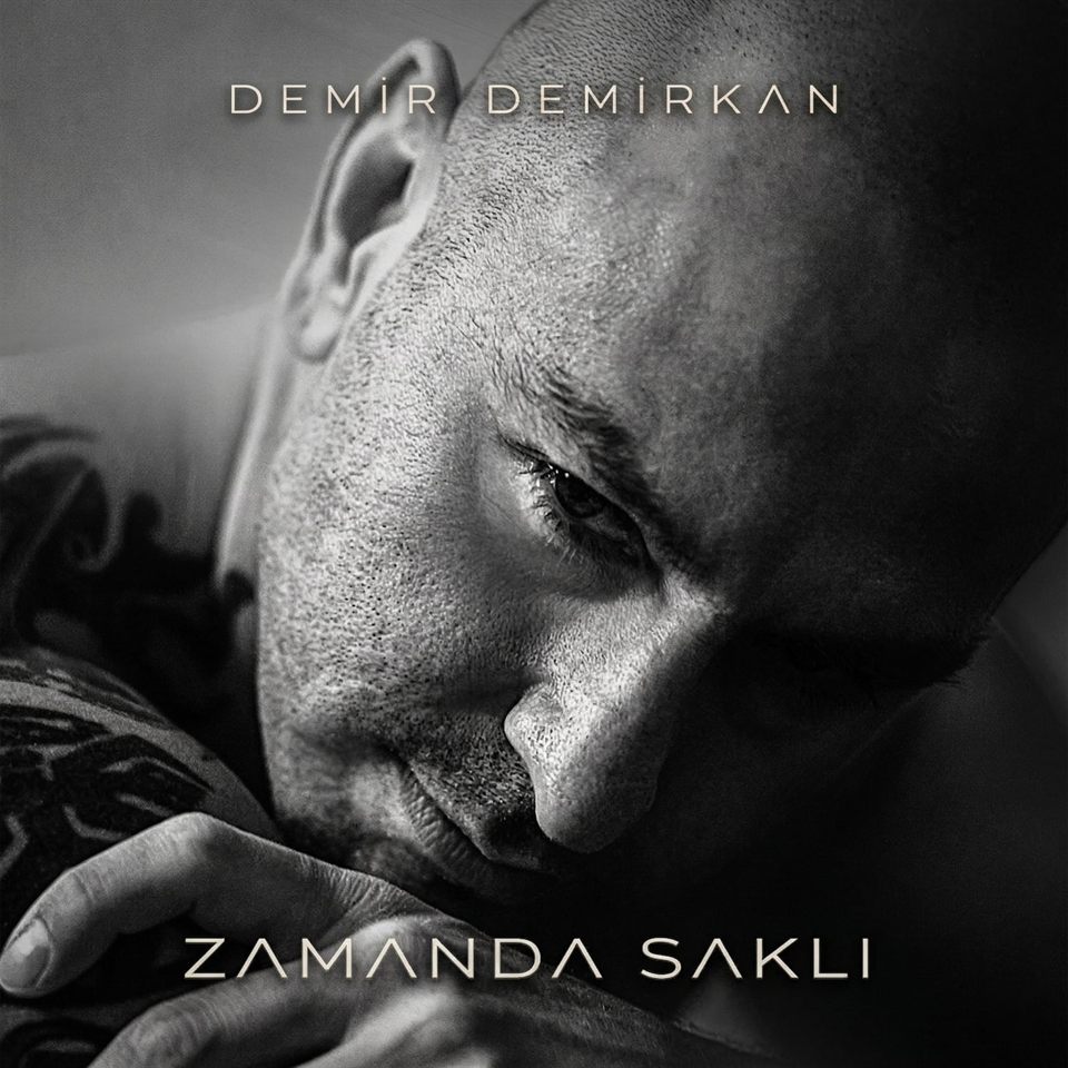 Demir Demirkan, Zamanda Saklı ile Müzik ve Edebiyatı Aynı Hikâyede Buluşturdu